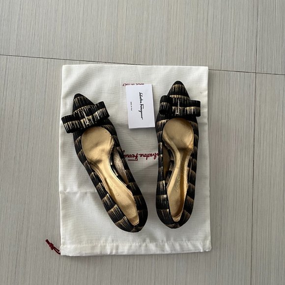 Metallic bow pumps - Picture 16 of 16